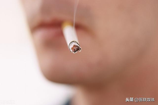 日常伤肝警告:早晨若有这3个伤肝的毛病,身体不会好