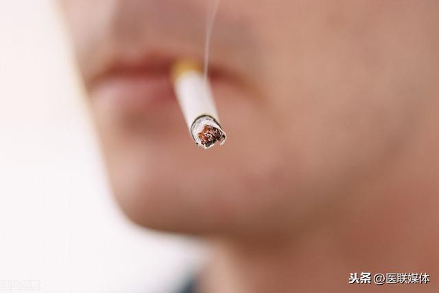 日常伤肝警告：早晨若有这3个伤肝的毛病，身体不会好