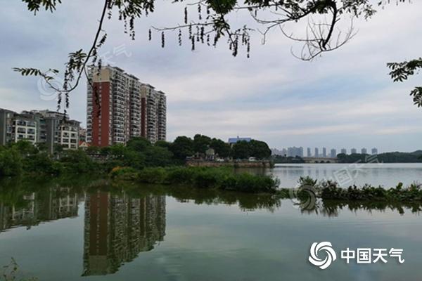 今明天湖南中北部雨势增强局地有暴雨 南部暑热持续