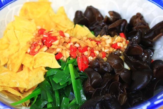 韭菜,多数人不是炒就是包饺子,这个做法被忽略,我也是刚知道