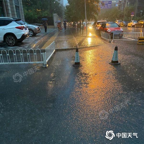 冷空气“激发”暴雨！北京降雨最强时段来了 明后天雨过天晴