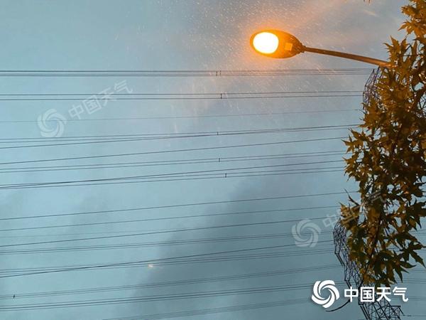 冷空气“激发”暴雨！北京降雨最强时段来了 明后天雨过天晴