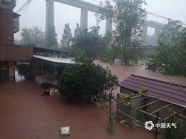 四川内江遭遇区域性大暴雨 多地受灾