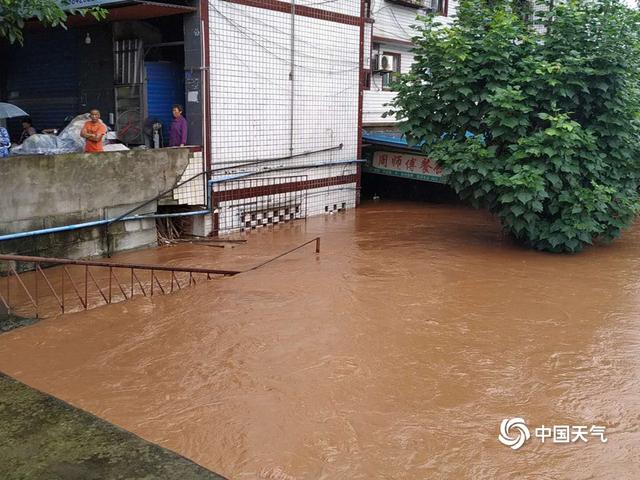 四川内江遭遇区域性大暴雨 多地受灾