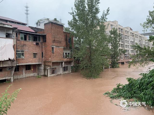 四川内江遭遇区域性大暴雨 多地受灾