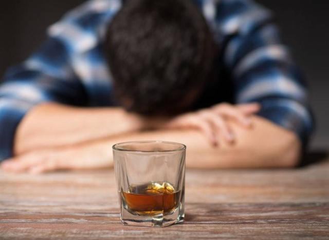 什么原因会导致胃反酸,烧心?做好这几点,胃会非常感谢您