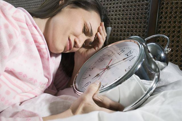 经常凌晨3、4点醒的人,或许是身体出问题了?这3个常识要牢记