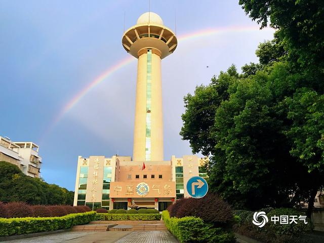 超美!广西桂林雨后惊现双彩虹