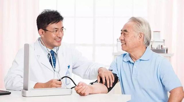 小便颜色能够判断肾脏是否健康？身体会出现这些变化，赶快检查