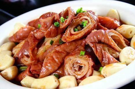 美食精选:红烧狮子头、大蒜肥肠鸡、空心菜梗炒肉丝、干锅鸡翅
