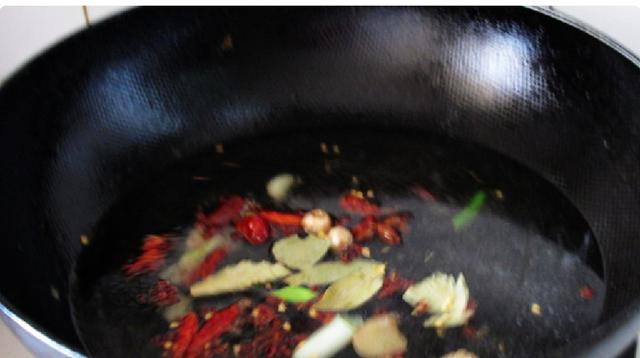 鸭脖这么做比绝味还好吃!再也不用出去买着吃,自己在家也能做