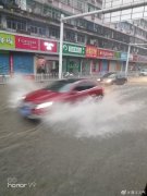 湖北宜昌今晨遭遇强降水