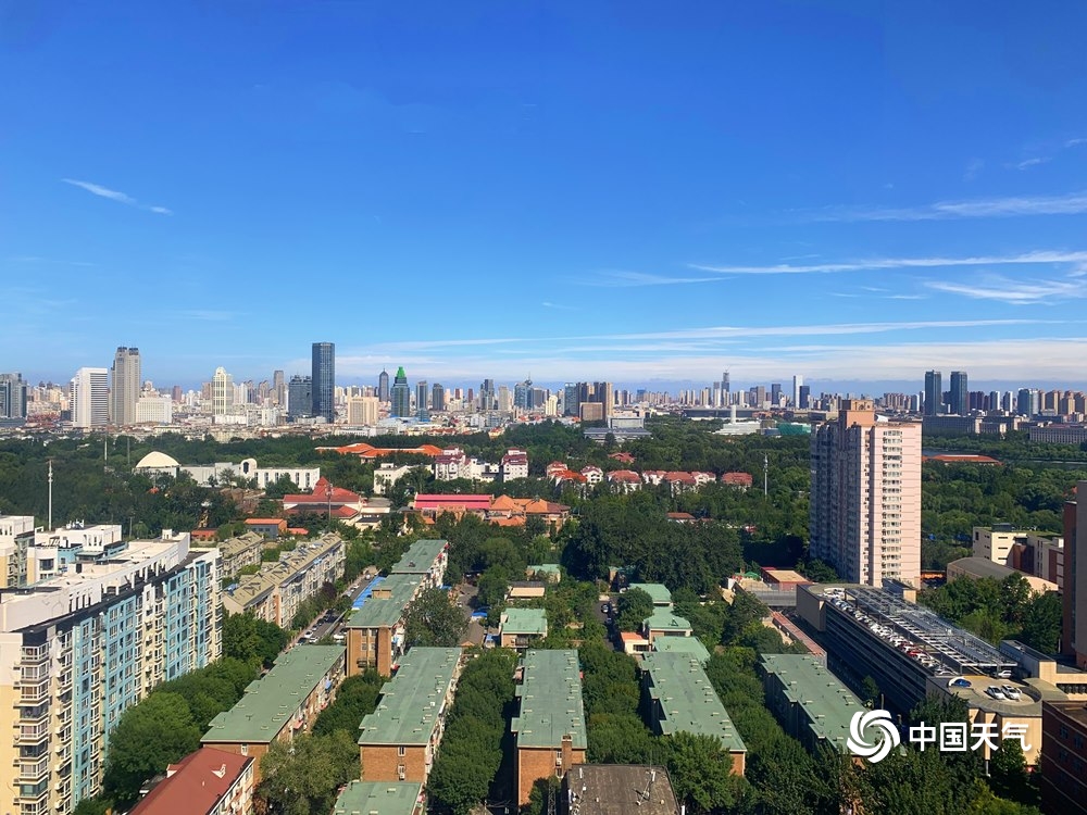 雨后天津碧空如洗 白云如絮缀满天