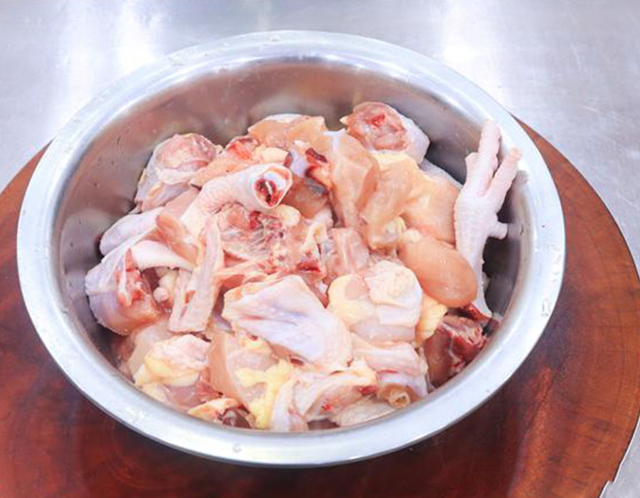 大盘鸡最正宗的做法,吃完还可以拌面,鲜嫩多汁口感不柴