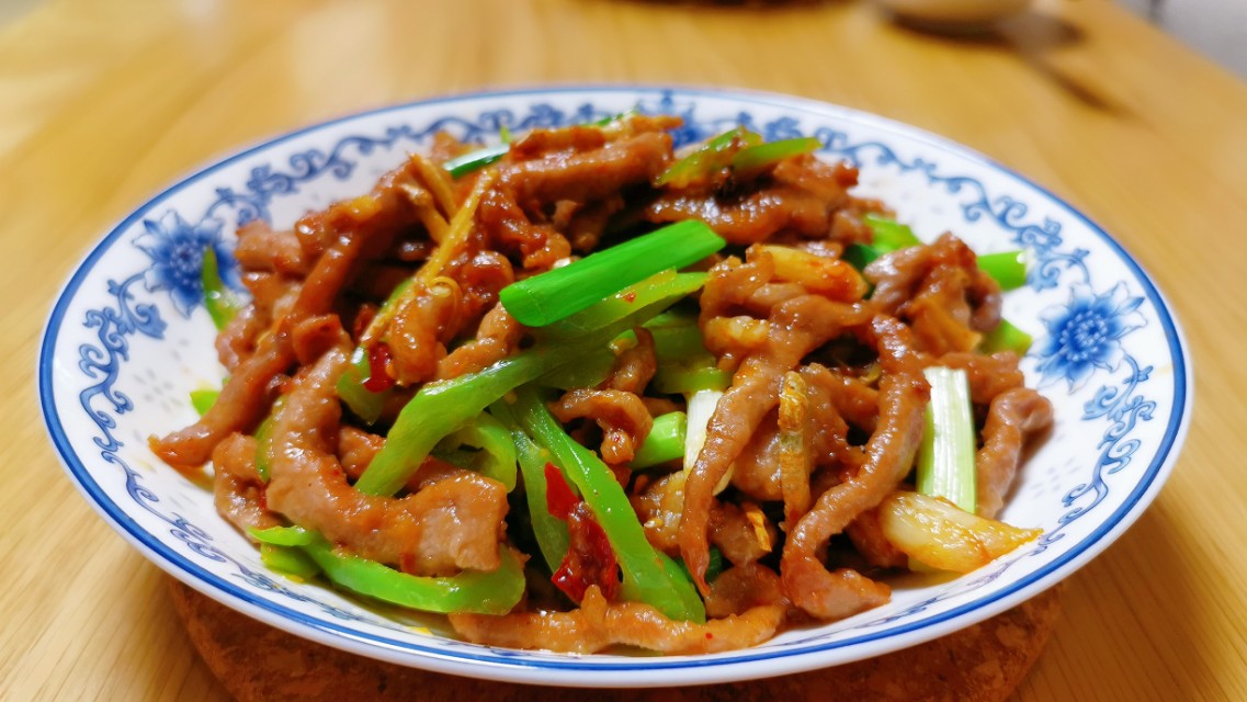 肉丝别直接下锅炒,多加这一步,肉质嫩滑还不柴,做法简单快手