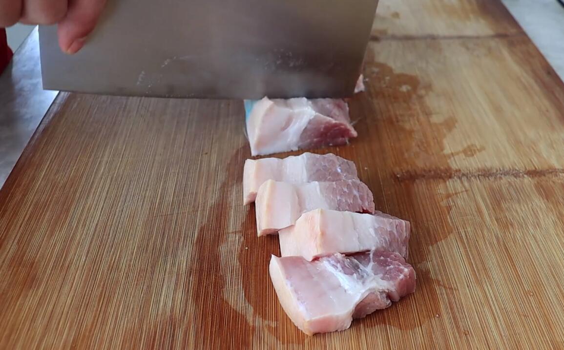 秘制鹌鹑蛋红烧肉做法,肥而不腻,软糯香甜,一次可以吃2碗饭