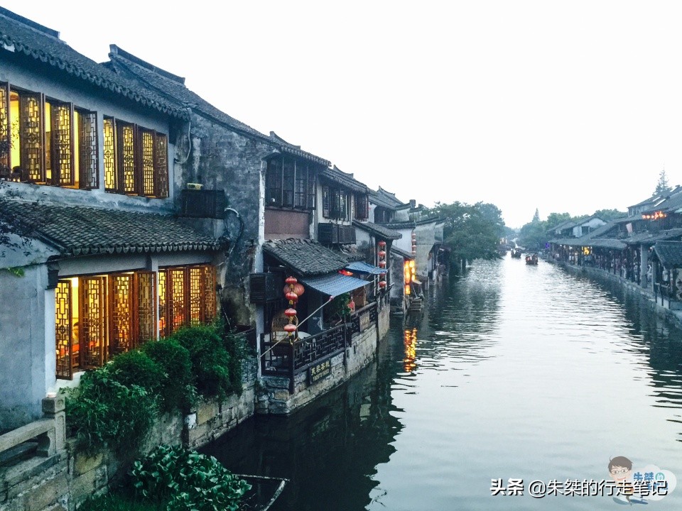 春秋的水,唐宋的镇,明清的建筑,现代的人,是对她最恰当的形容