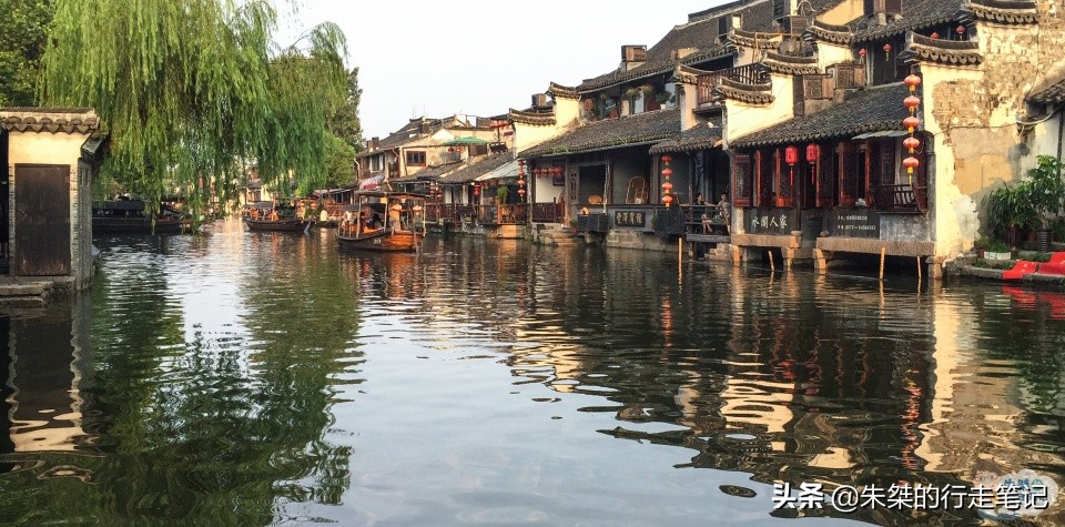 春秋的水,唐宋的镇,明清的建筑,现代的人,是对她最恰当的形容