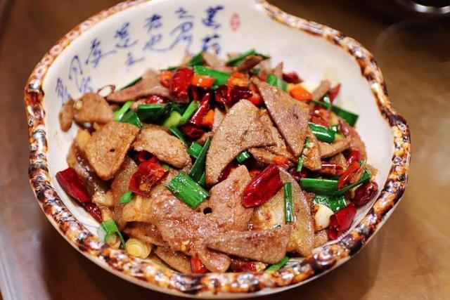 甘油三酯偏高,这3种食物需“忌口”,若你爱吃,血管或加速变堵