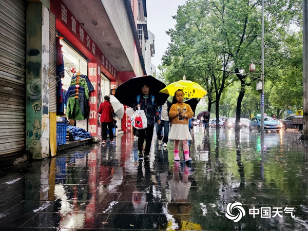 阴雨来袭!湖南湘西湘中等地将遭遇持续性强降雨过程