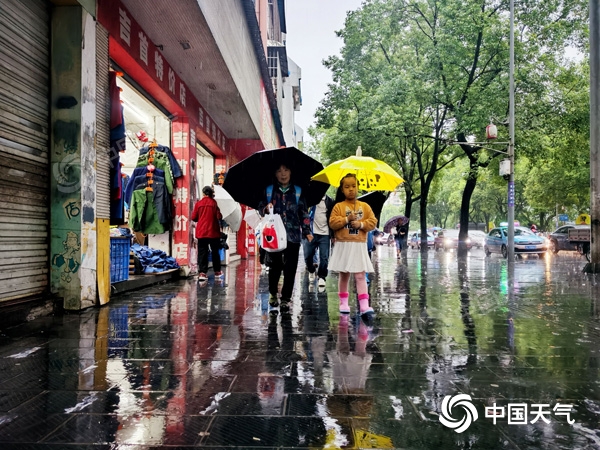 阴雨来袭！湖南湘西湘中等地将遭遇持续性强降雨过程