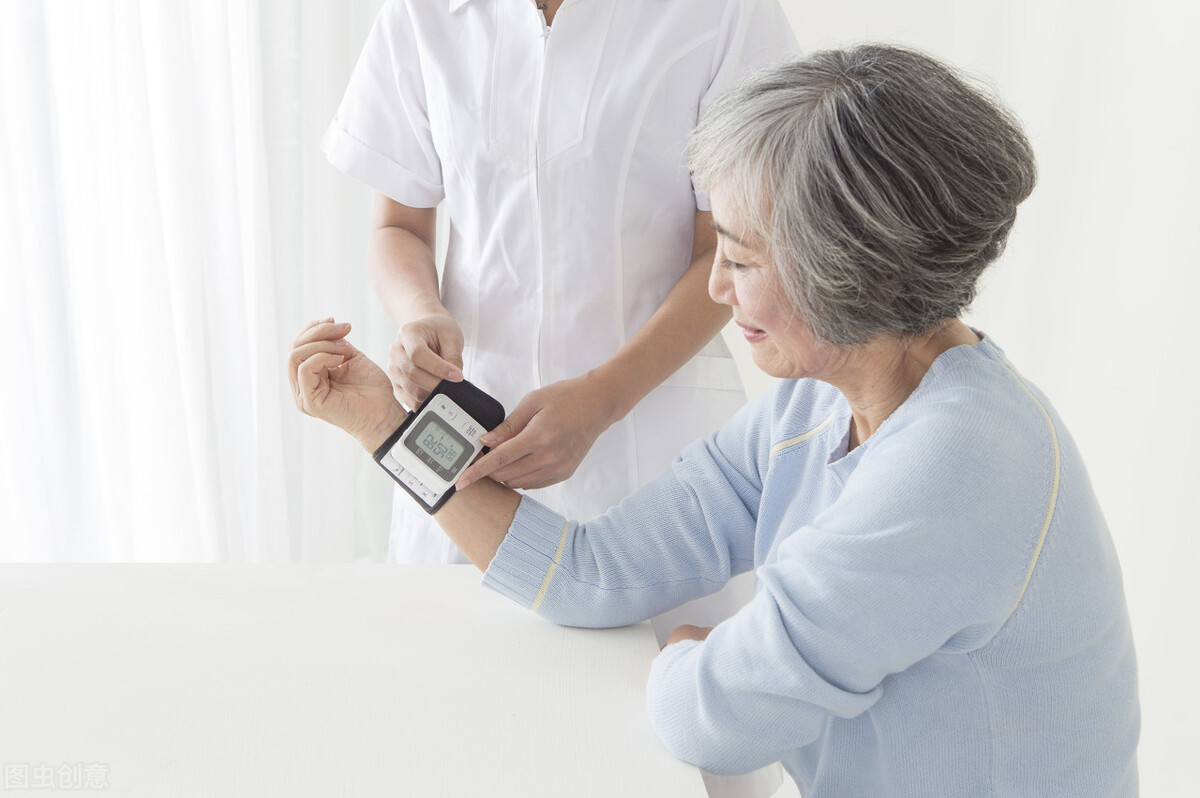 40岁男性,血压多少算正常?若超标了,需早点降压