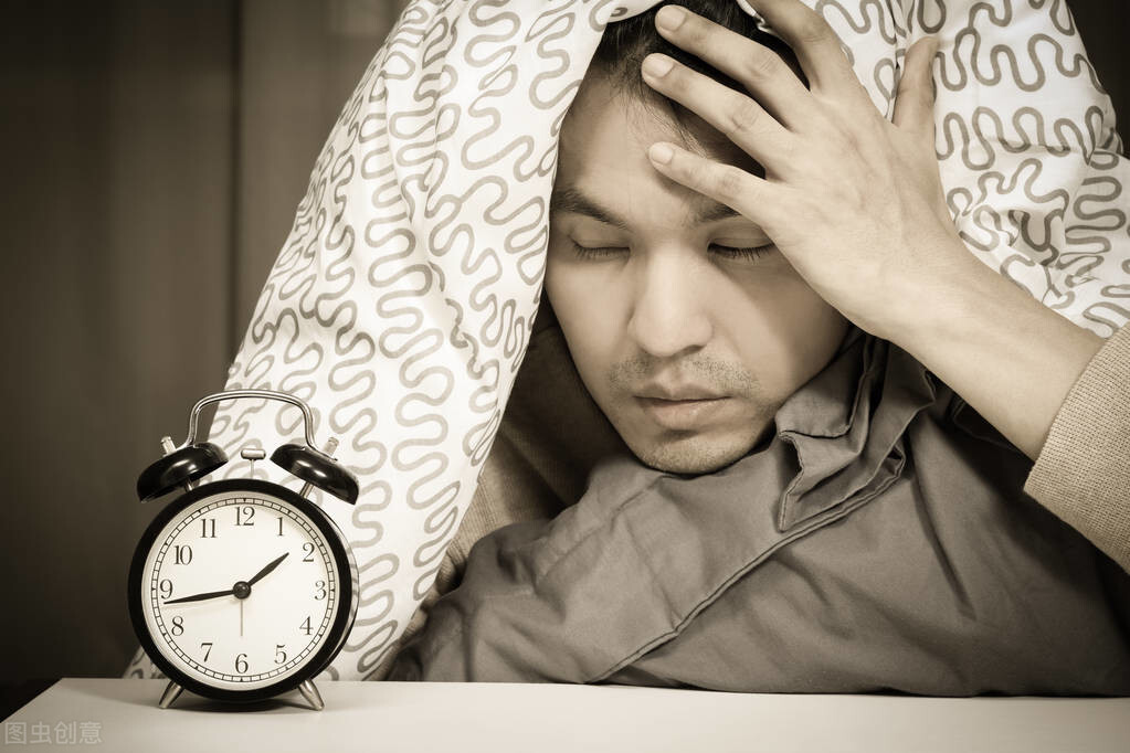 整夜失眠睡不着,4种食物是助眠高手,经常食用,让你一夜好眠