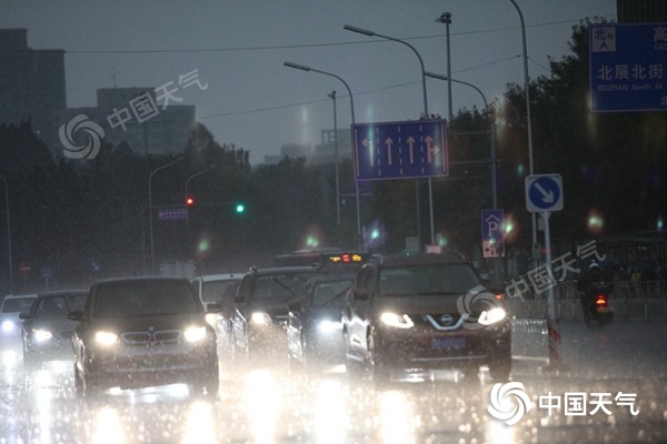 今天北京仍有阵雨早高峰出行注意安全 明后天逐渐转晴气温升