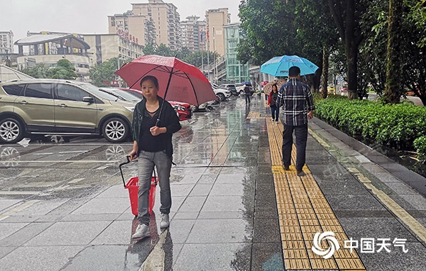 重庆今后三天雨水频繁局地有大雨 体感阴冷出行需保暖