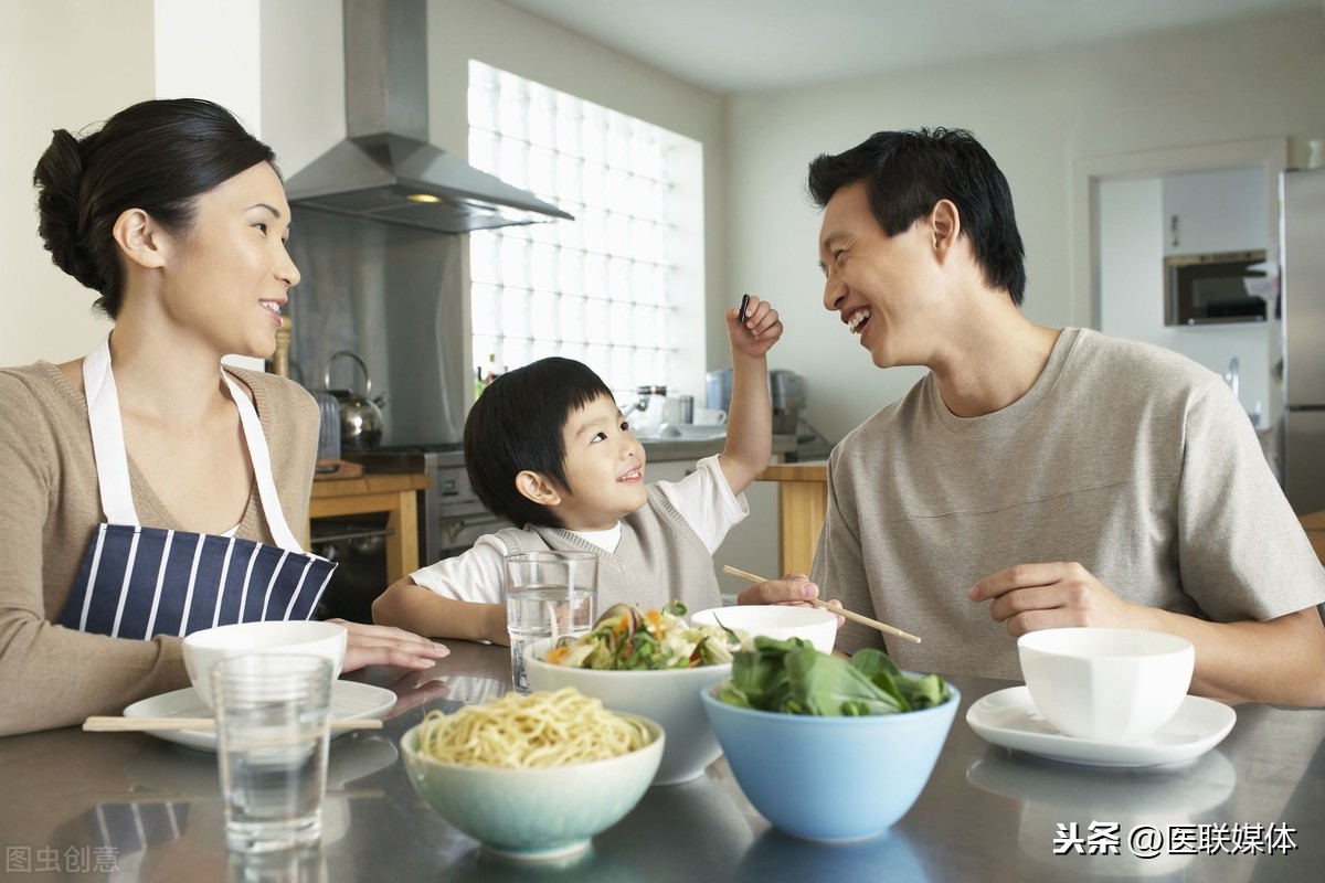 想要胃好管住嘴！牢记3不吃2坚持，别给胃惹麻烦