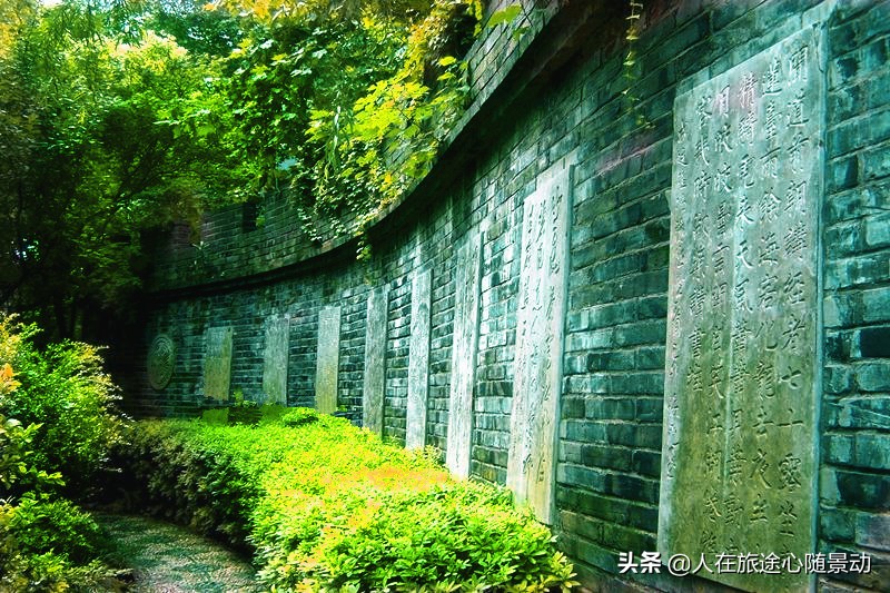 上海黄金地段的一袖珍公园,浓缩的却是上海一千多年来的精品名胜