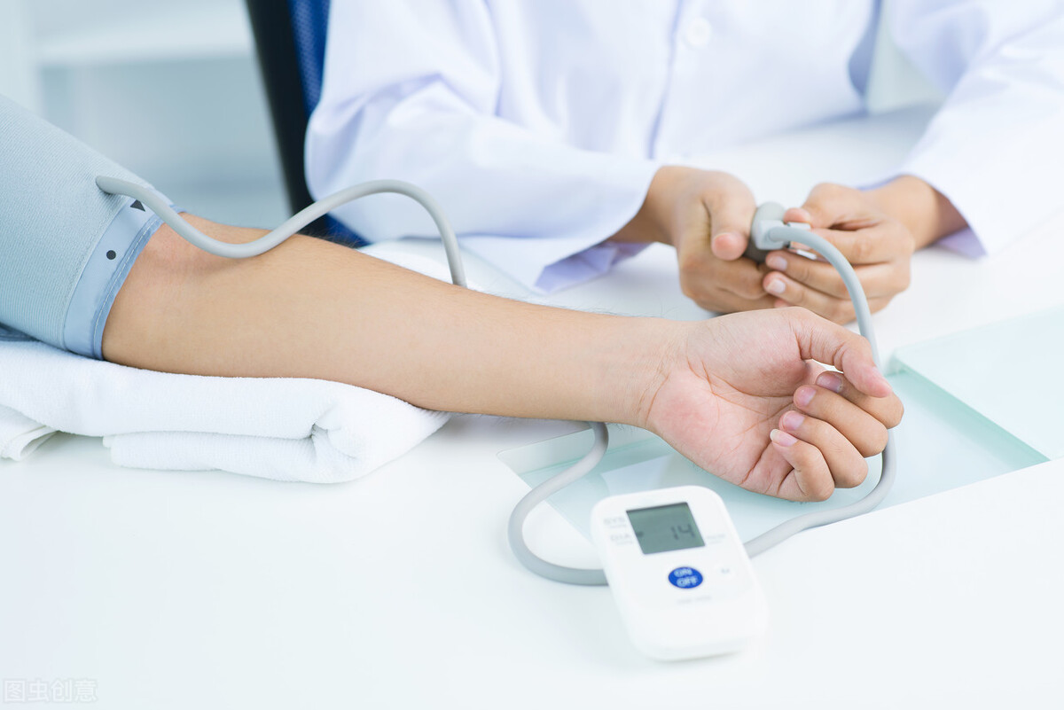 高血压若不想血压“飙升”，饮食上这4点要注意，很多人容易忽视
