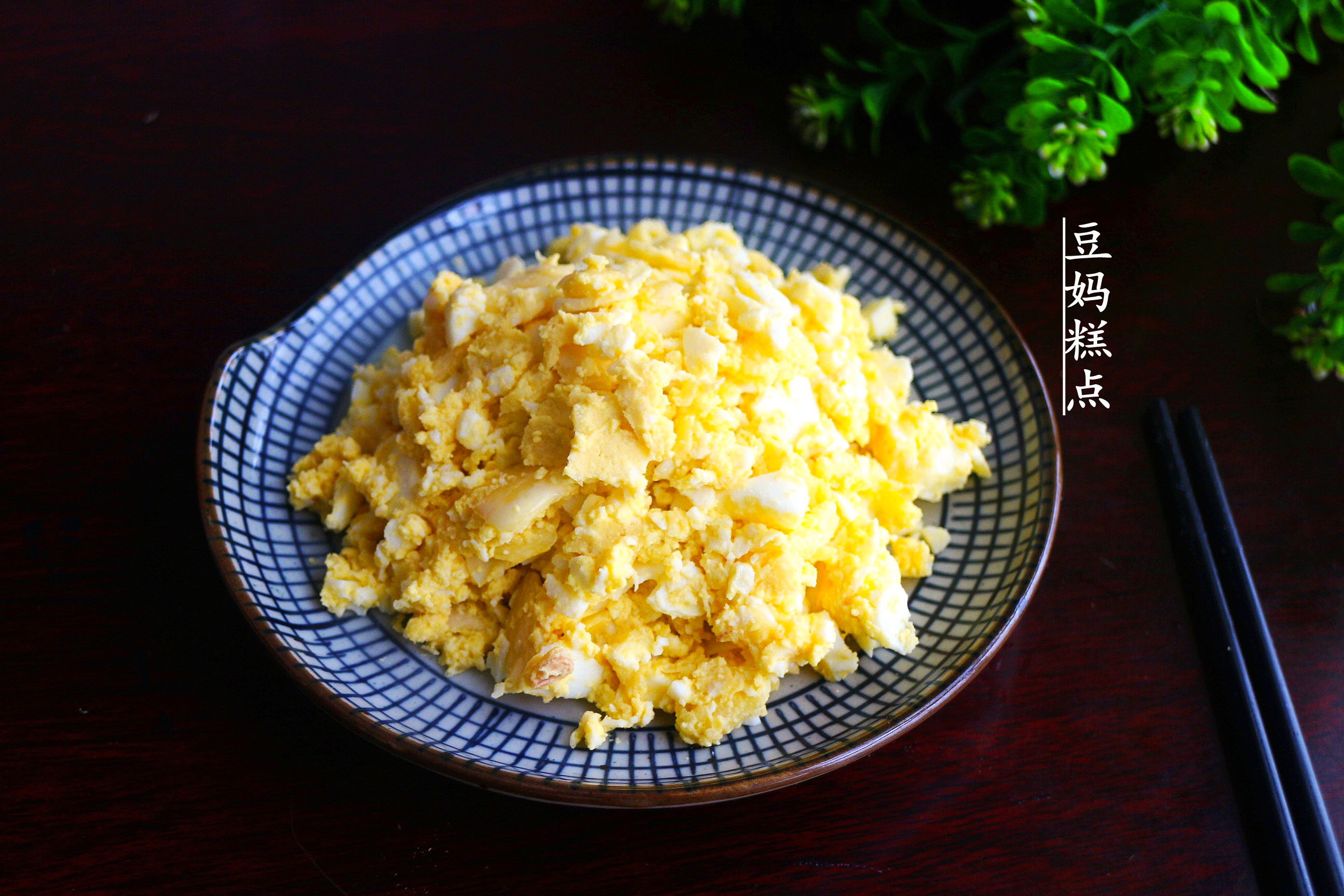 山东特色菜,鸡蛋蒜,蘸馒头味道一绝