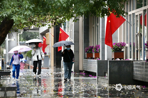 国庆假期多地气温将创下半年来新低 较大范围降水持续