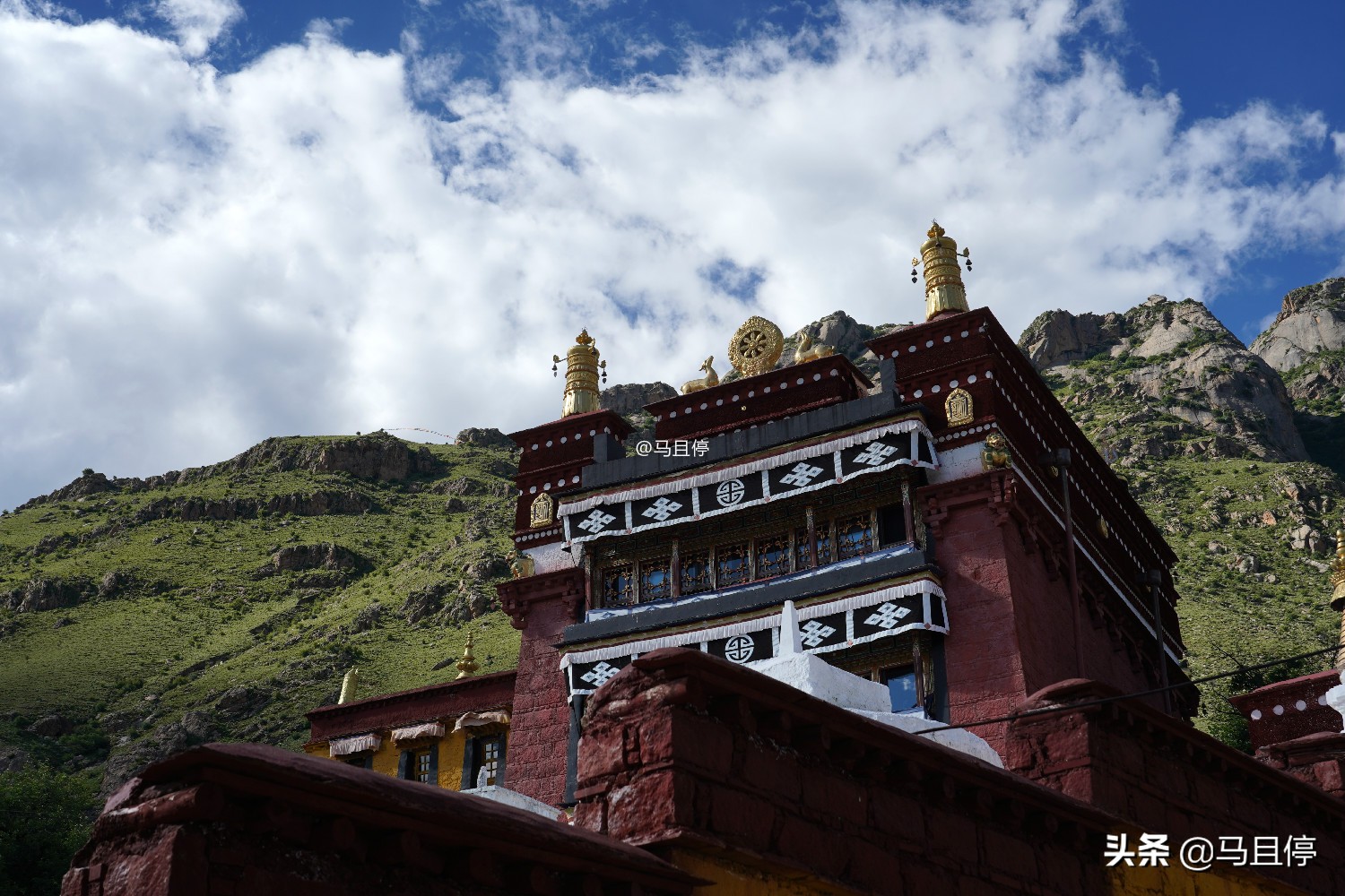 西藏拉萨北郊藏有一座千年宫殿，誉为拉萨第一宫，去过的游客不多