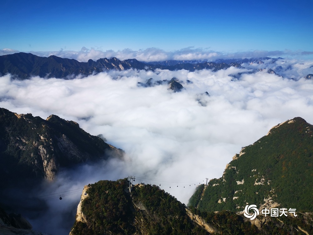 华山雨过天晴 现云海奇观