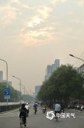 北京雾霾来袭能见度下降