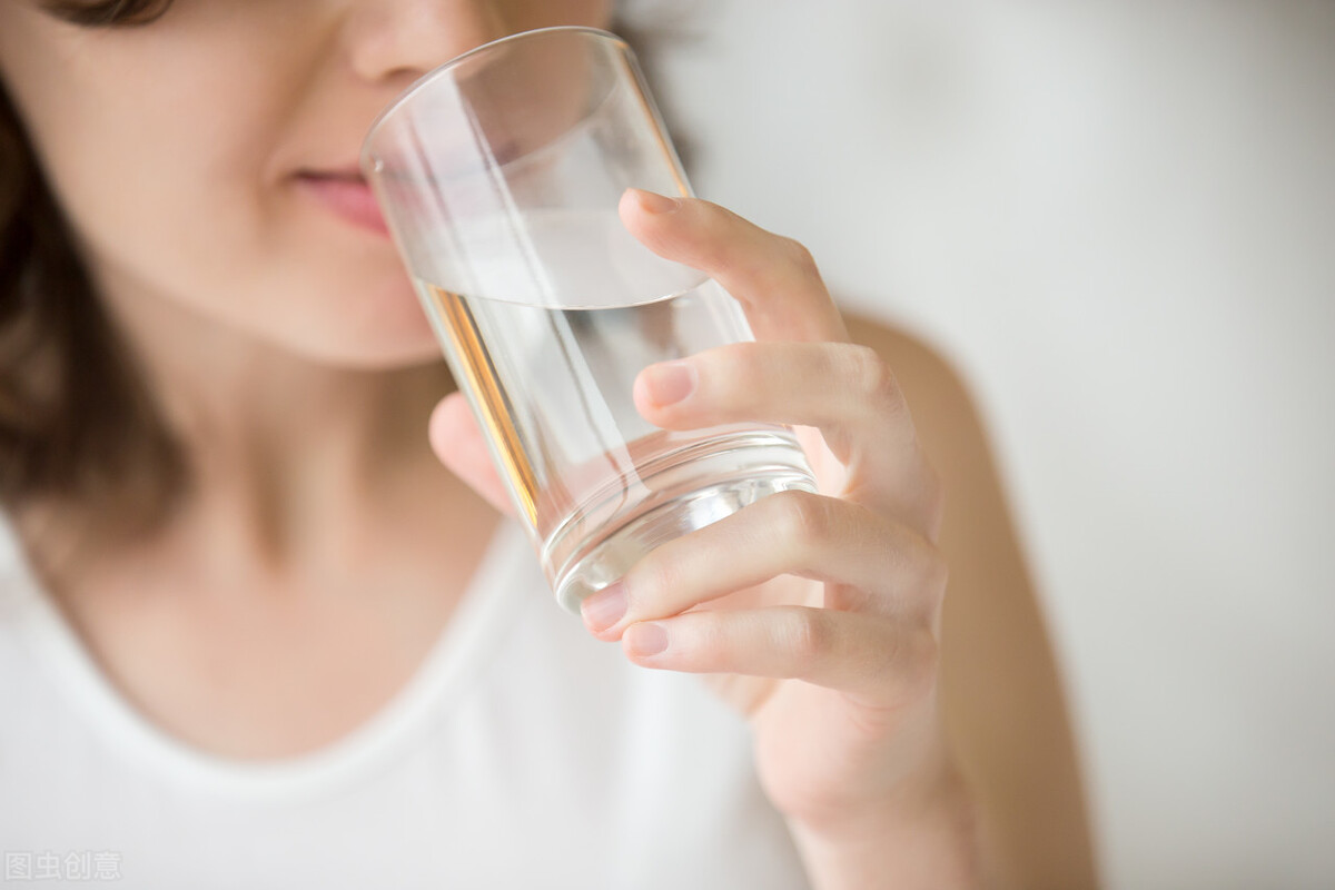 糖尿病患者多喝水可以降血糖？牢记这5个喝水原则，这样才有用