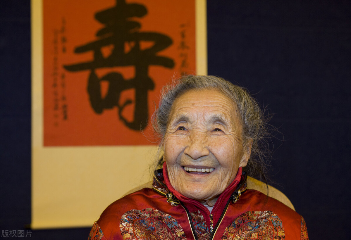 当五个征兆开始出现,说明男人已经开始衰老,两个以上,就要注意