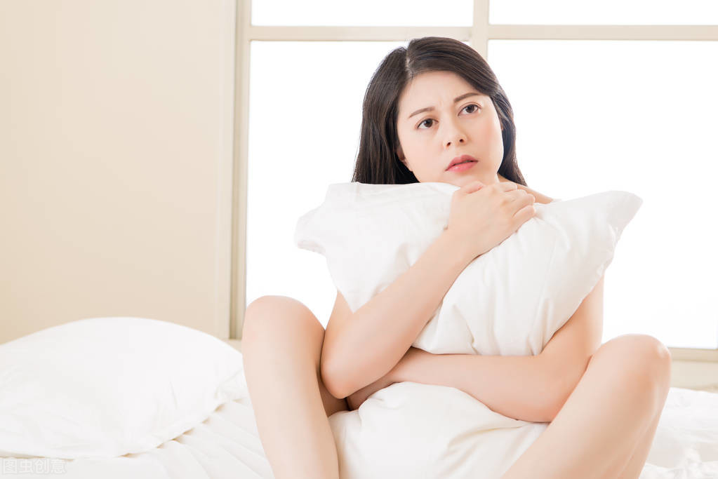 女性快绝经的征兆:四十多岁起月经会这样变化!还能延迟吗
