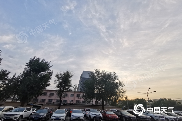 秋裤在召唤!北京今天降温明显最高气温跌至15℃ 凉意升级