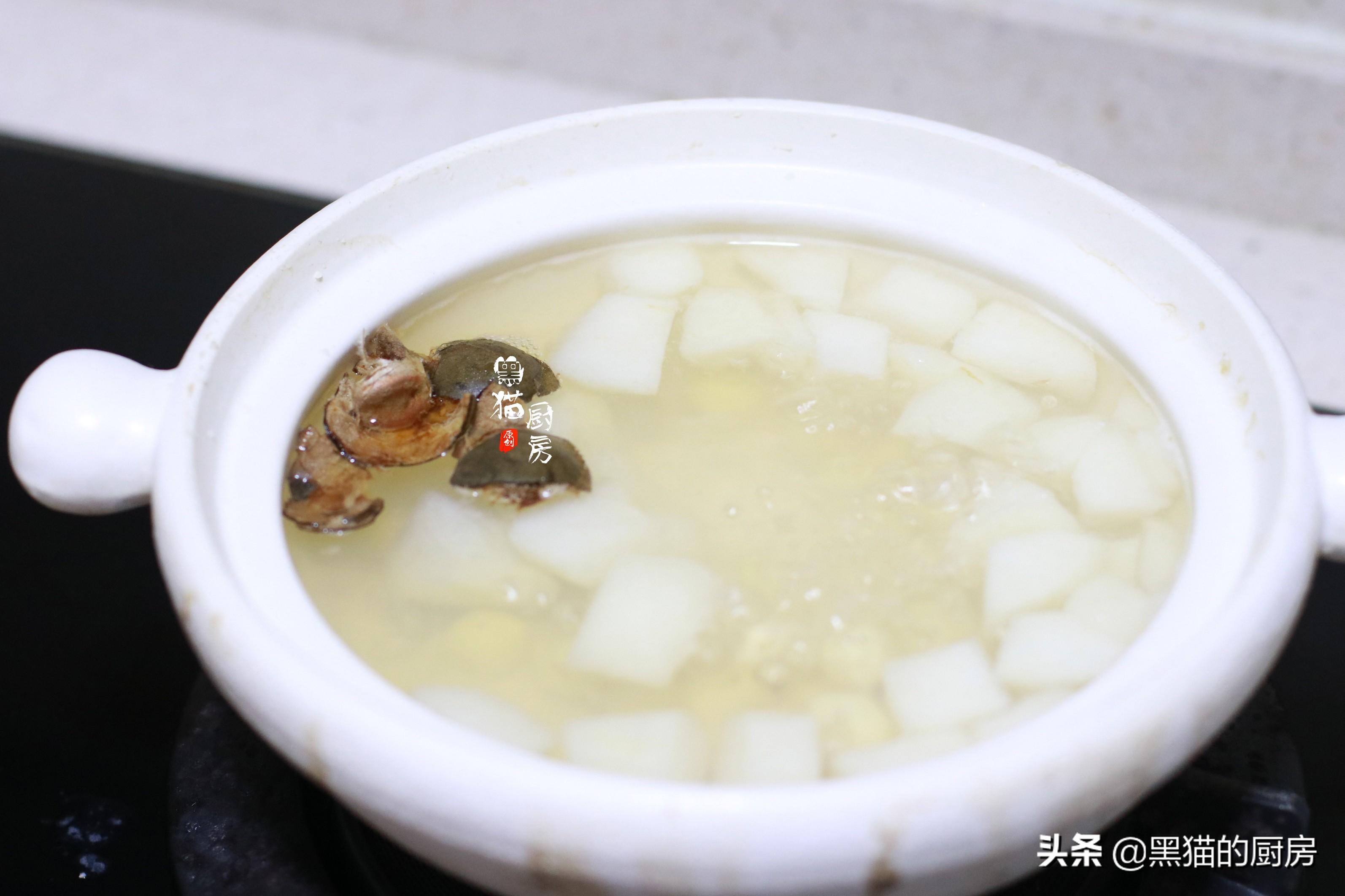 秋季干燥,这碗汤要收好,2种果子煮一锅,清咽润嗓,喝完特舒服