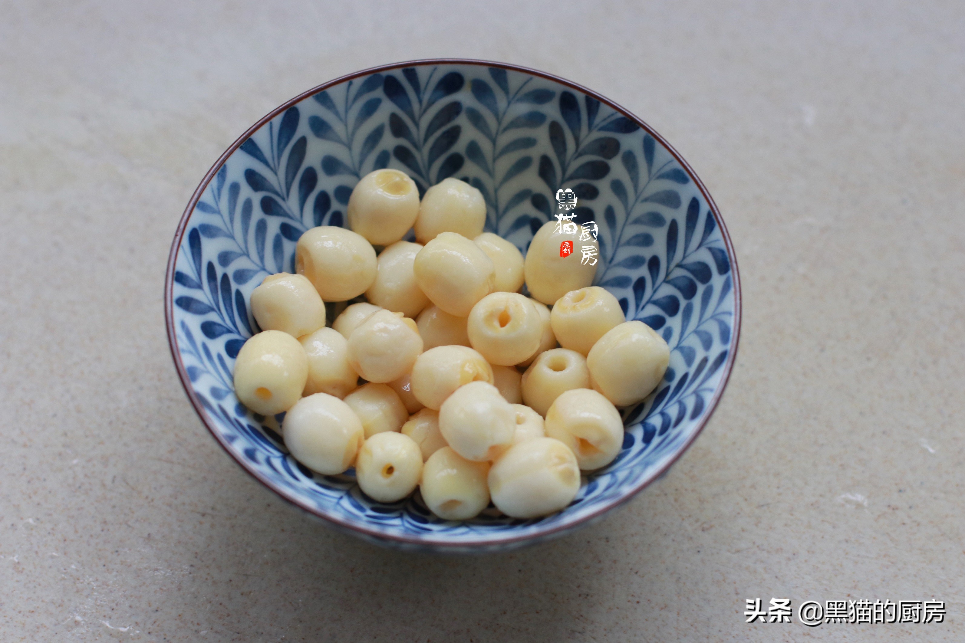 秋季干燥,这碗汤要收好,2种果子煮一锅,清咽润嗓,喝完特舒服