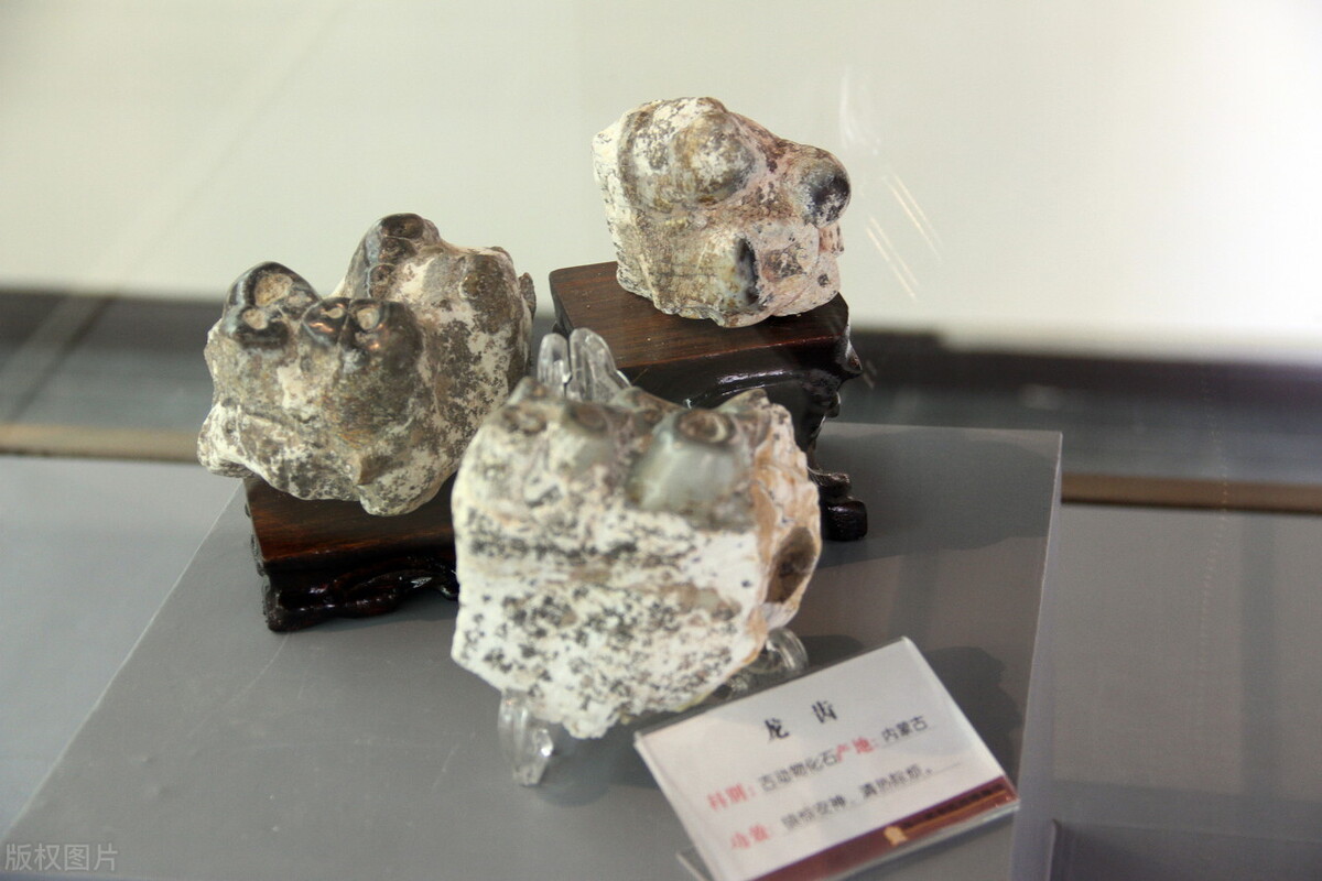 炙甘草汤，又叫复脉汤，调节心律，恢复规律脉搏，气血阴阳共调
