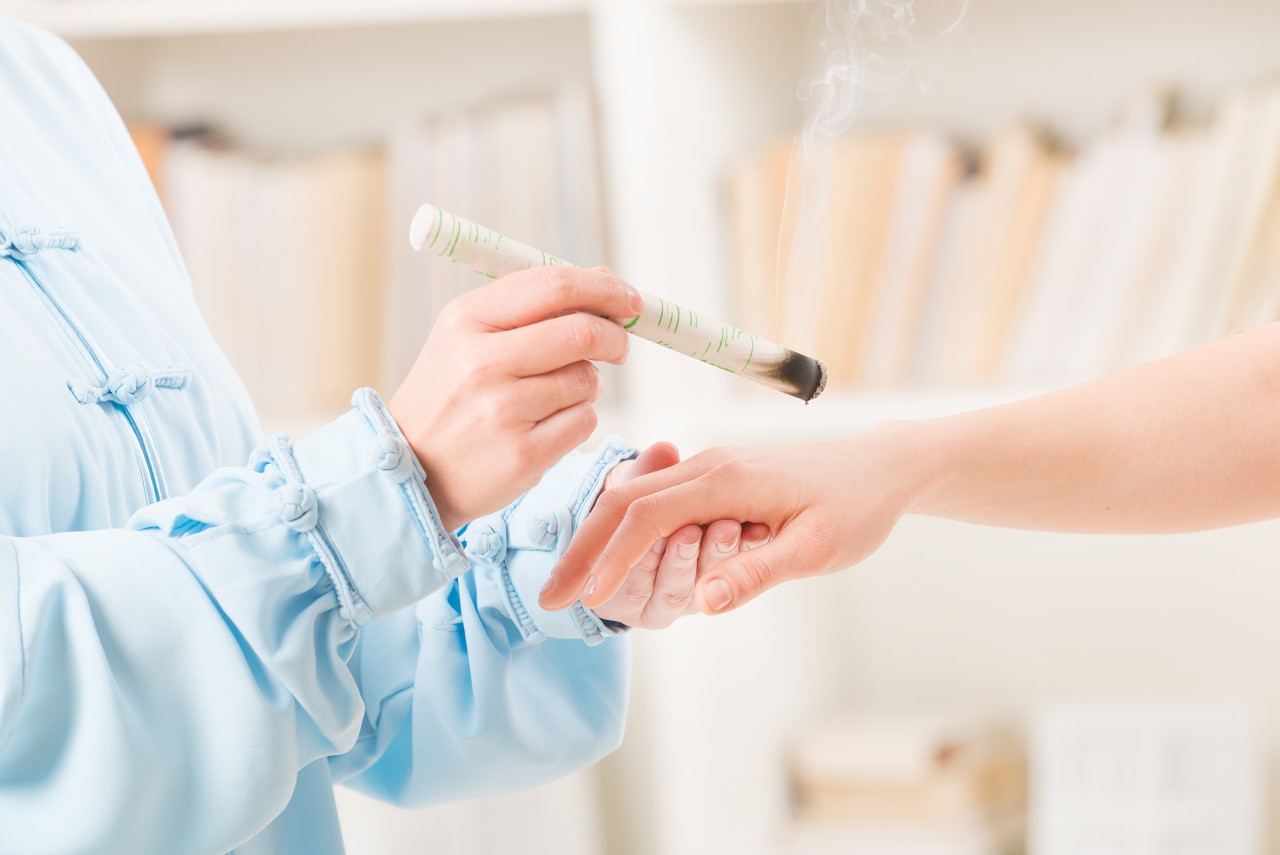 艾灸虽好但不能乱用,这5类人要注意了,以免加重病情
