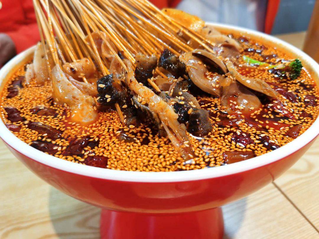 四川乐山美食组团打榜 甜皮鸭、钵钵鸡你更爱谁?|寻找2020天府美食地标