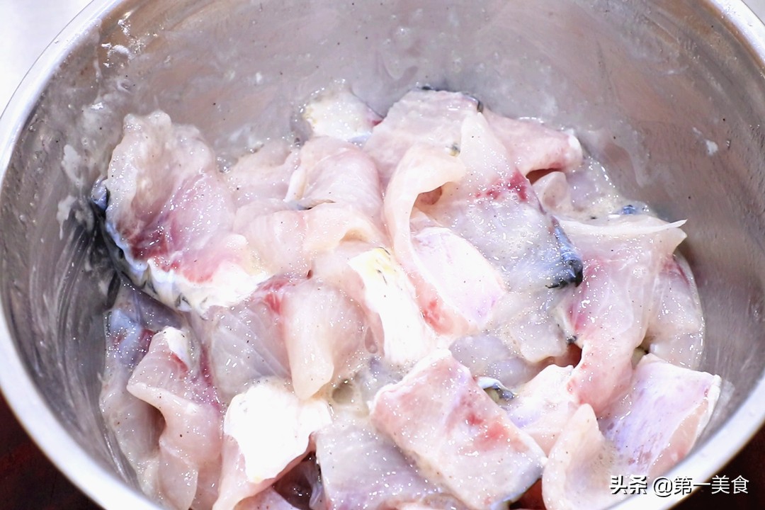做酸菜鱼,酸菜不能直接下锅煮!牢记3点,鱼片嫩滑不碎汤鲜无比