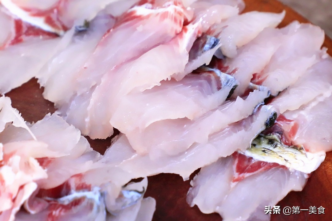 做酸菜鱼,酸菜不能直接下锅煮!牢记3点,鱼片嫩滑不碎汤鲜无比