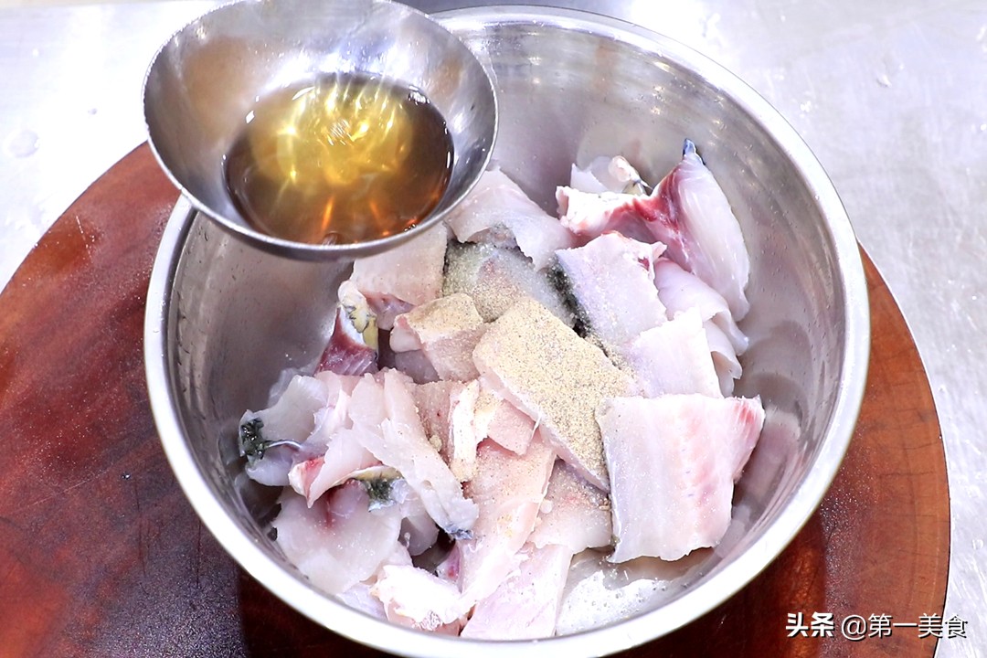 做酸菜鱼,酸菜不能直接下锅煮!牢记3点,鱼片嫩滑不碎汤鲜无比