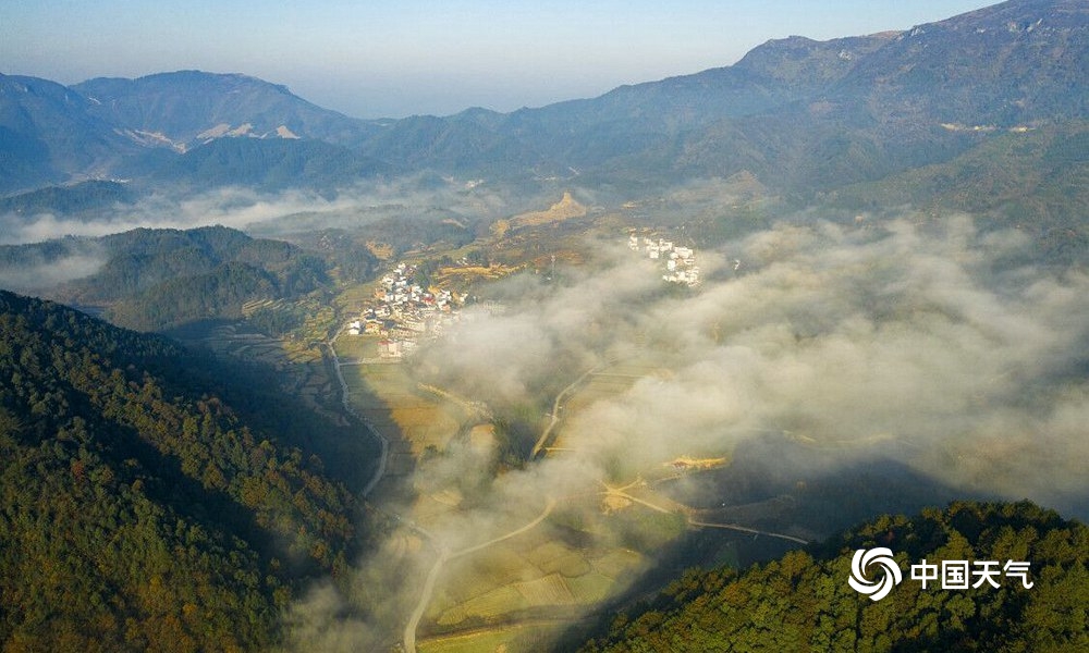 航拍江西瑞昌大德山 云雾缭绕似仙境